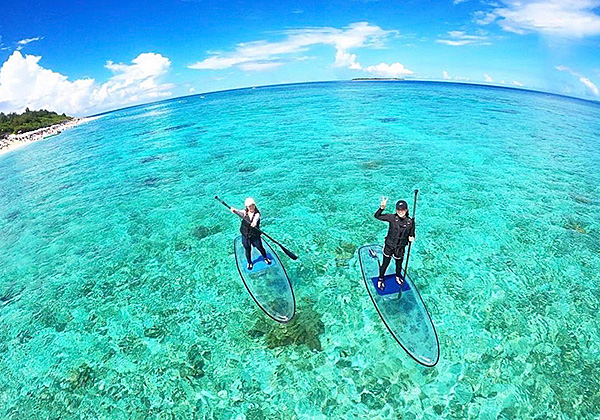 沖縄の海でアガる！思い出作り！クリアサップ・パラセーリングセットコース
